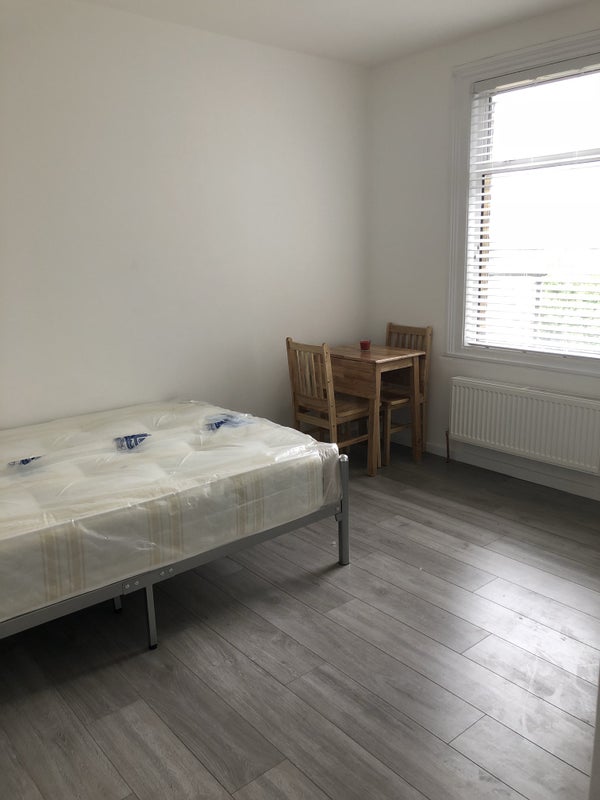 Photo 1: Room
