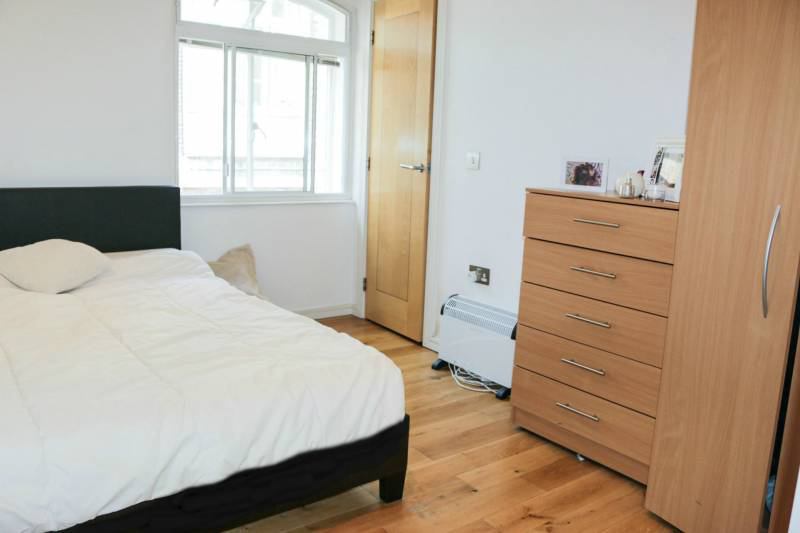 Photo 1: £254pw with bills included. (Available NOW)