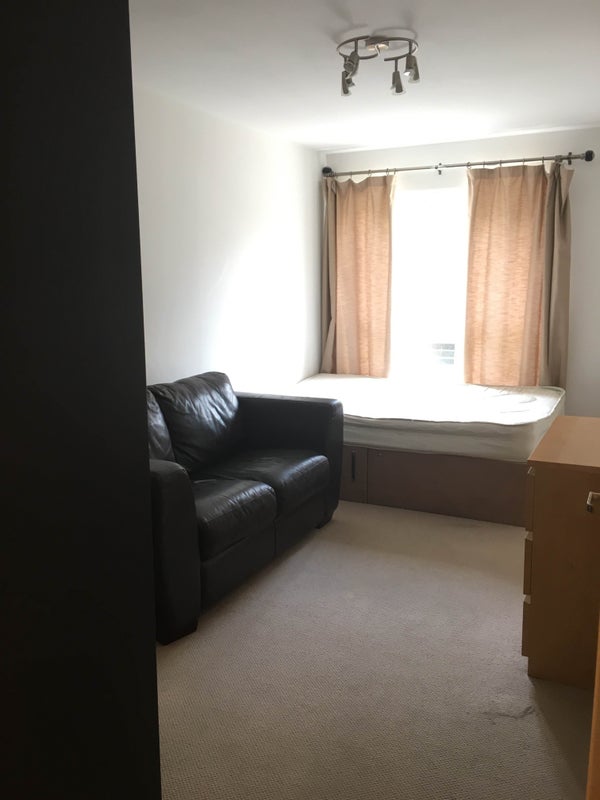 selection of single rooms east london zone 1 2 room to rent from