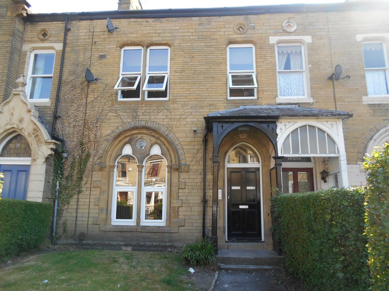 'Furnished 1 bed flat in a great Bradford location' Room to Rent from