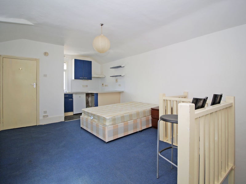 'First floor studio flat' Room to Rent from SpareRoom