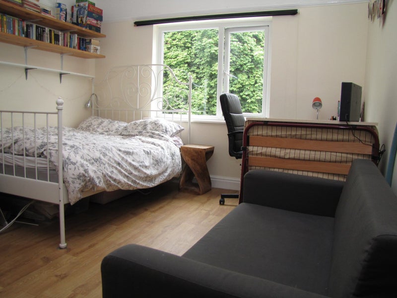 Photo 1: double bedroom