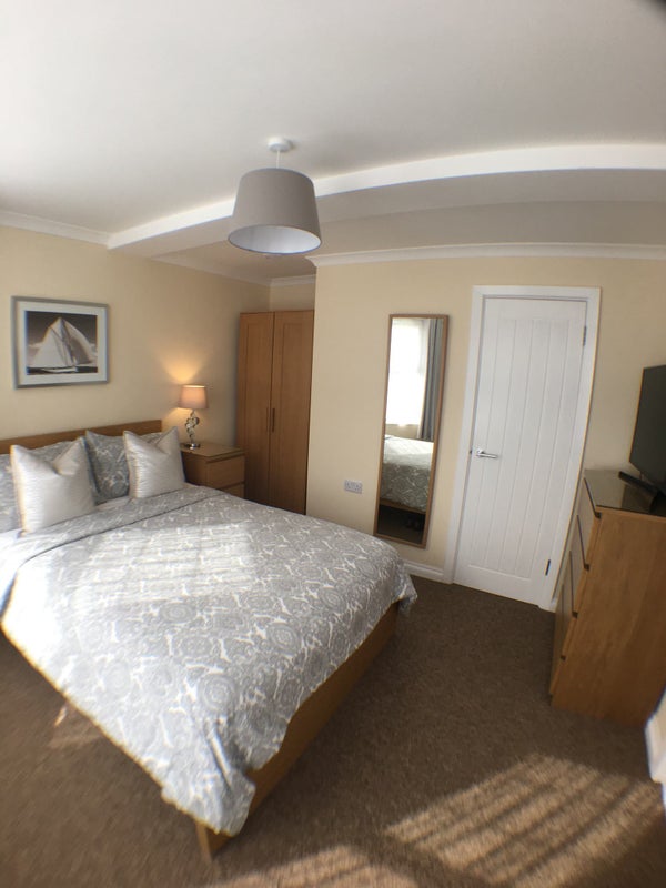 Photo 1: Actual Room