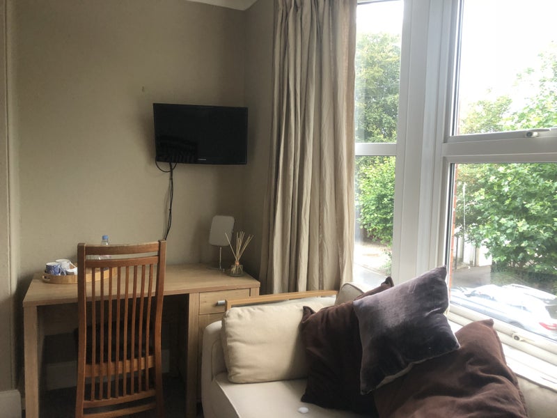 Photo 1: Ensuite bedroom