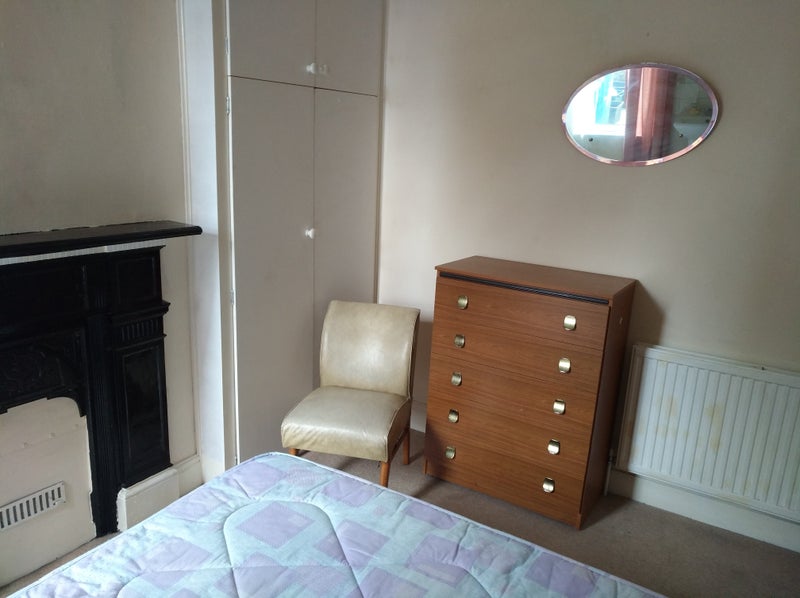 'Rooms off Holderness Rd' Room to Rent from SpareRoom