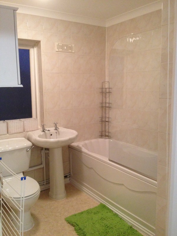 Rent A Room At Crawley Uk Rent A Room At Crawley Uk