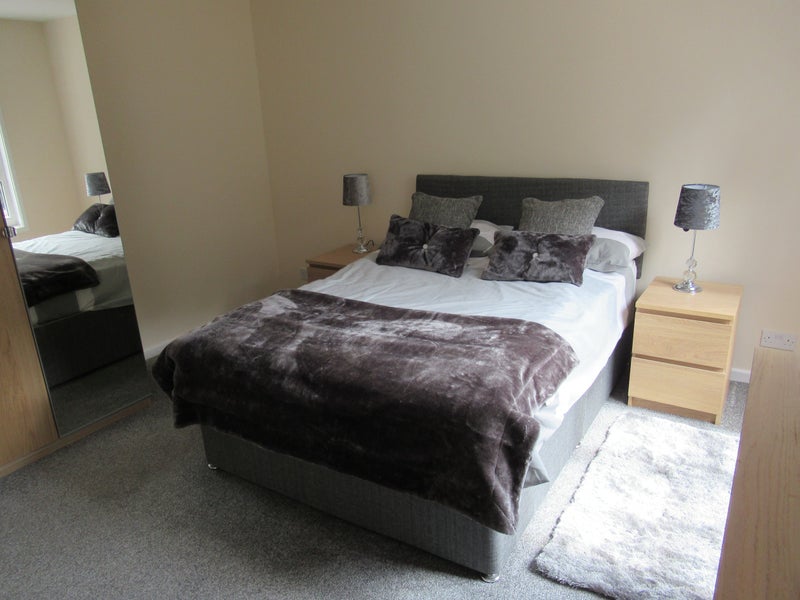 Photo 1: Large double room