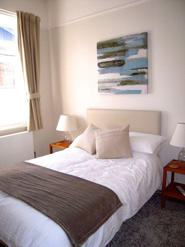 Photo 1: Modern double bedroom with co-ordinating soft furnishings