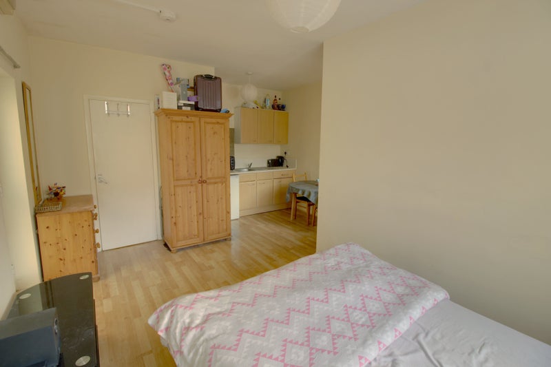'SelfContained Studio Near Morrisons, St Albans' Room to Rent from SpareRoom