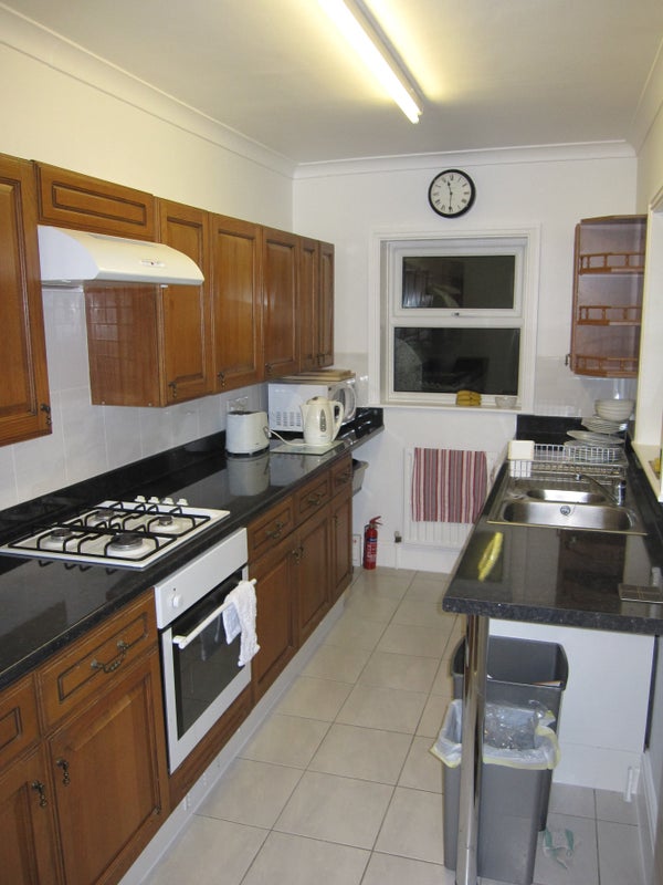 Photo 1: Kitchen