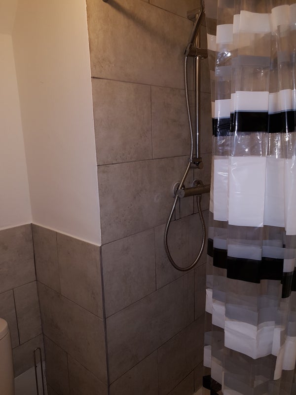 'Loughton All Bills Inclusive Studio Flat ' Room to Rent from SpareRoom