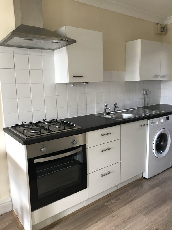 'Reduced!! Stunning Furnished Studio Clapham ' Room to Rent from SpareRoom