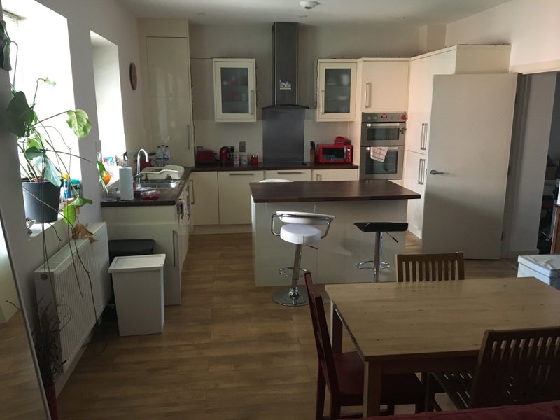 'Room To Let In Dorking' Room to Rent from SpareRoom