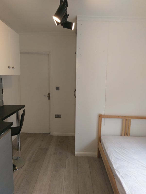 'Modern Studio flat.Hemel Hempstead.Old town' Room to Rent from SpareRoom