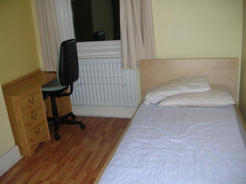 Photo 1: single bedroom from one angle