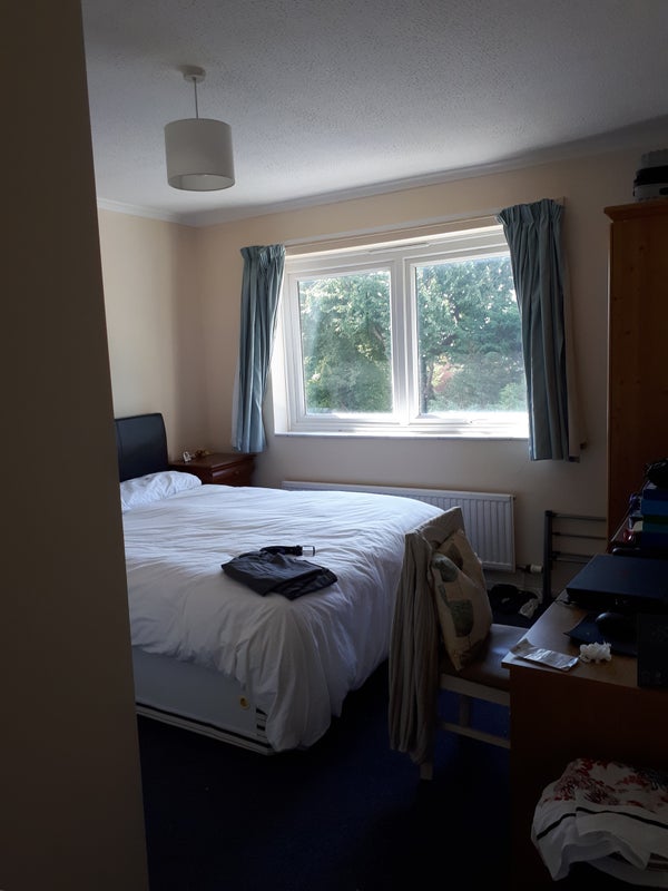 'Ensuite room ( single occupancy), Didcot 1st April' Room to Rent from
