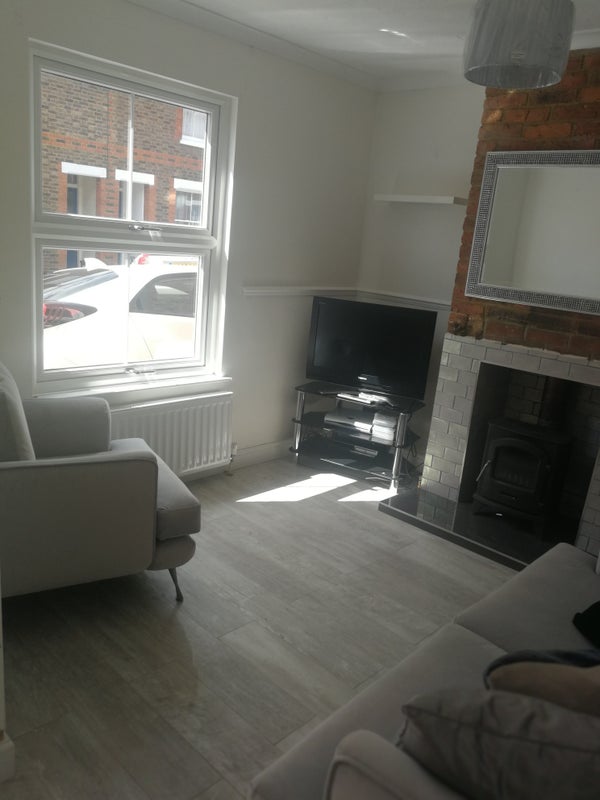 'Room To Let Central Dorking' Room to Rent from SpareRoom