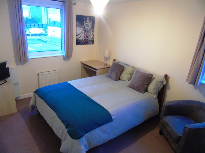 Photo 1: Bedroom