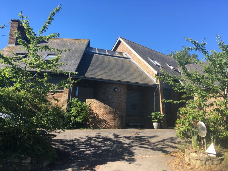 Photo 1: Front aspect of the house annex on the right