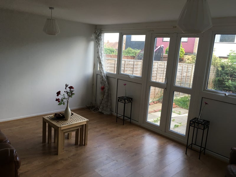 'Basildon Near Town. ' Room to Rent from SpareRoom