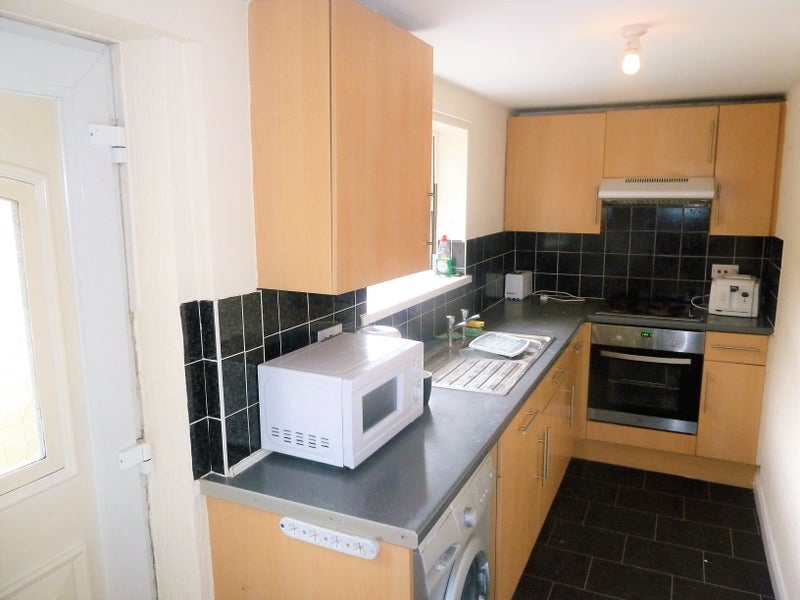 'First Weeks Rent Free ** No Deposit Option' Room to Rent from SpareRoom