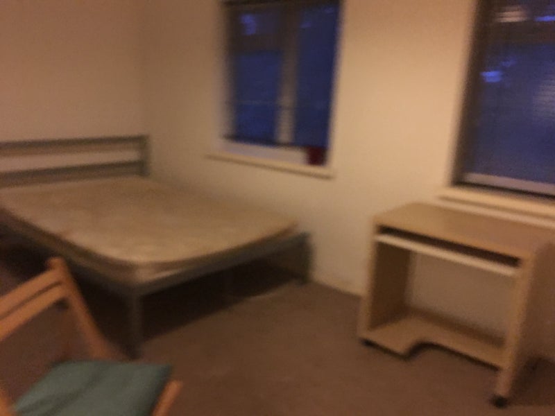 'Loughton, two double rooms available in FSH' Room to Rent from SpareRoom