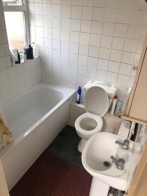 'Large Double Room In Plaistow ' Room to Rent from SpareRoom