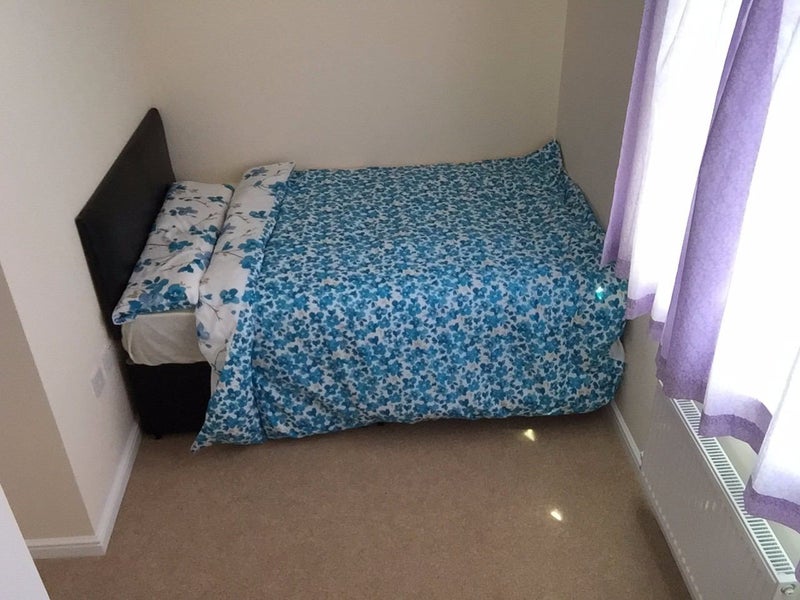 Photo 1: double bedroom