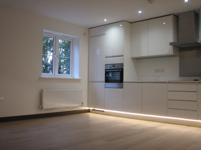 Photo 1: kitchen 2