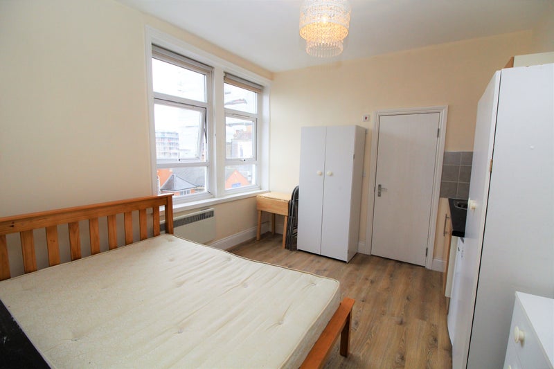 'Studio Flat to Rent in Hendon' Room to Rent from SpareRoom