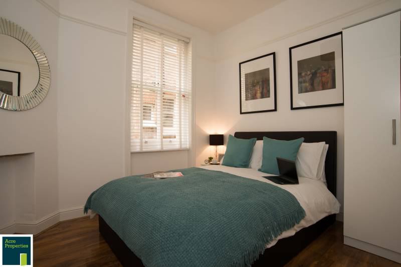 Photo 1: Bedroom 2 £965PCM - available 23/03/2026