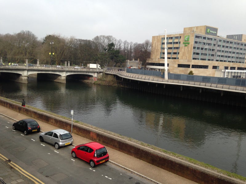 Photo 1: Close to town/station/park