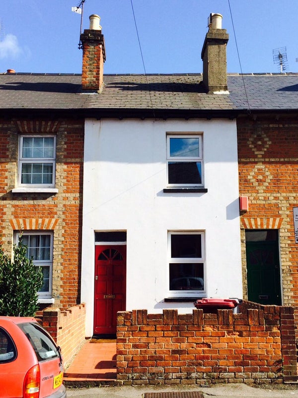 Photo 1: Exterior of house
