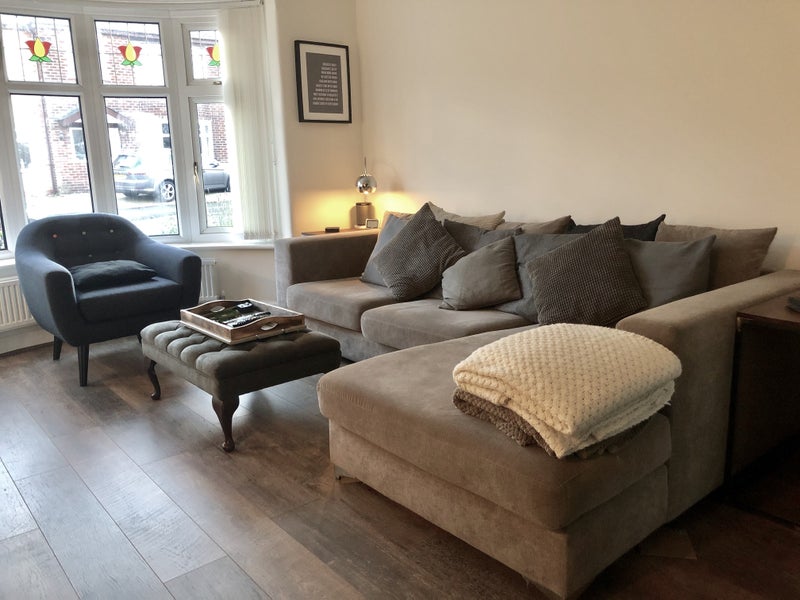 'Quiet Comfy House close to Mcr Airport/Wilmslow' Room to Rent from SpareRoom