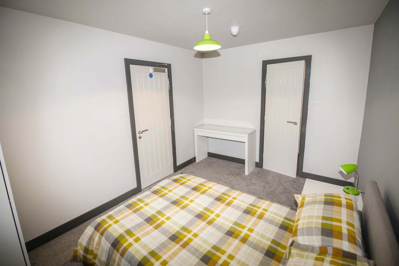 'EnSuite Modern Rooms Available Castleford' Room to Rent from SpareRoom