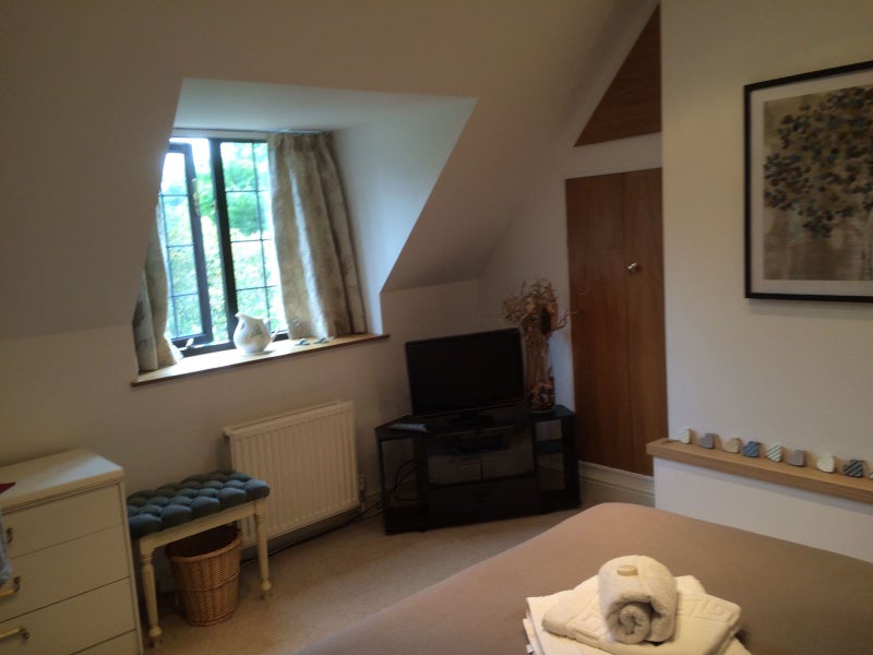 'Double Room in Stunning Hamstone House Yeovil' Room to Rent from
