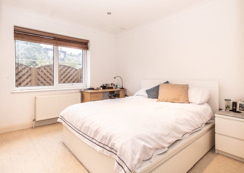'Clapham South 2 Bed FlatPrivate Garden & Parking' Room to Rent from