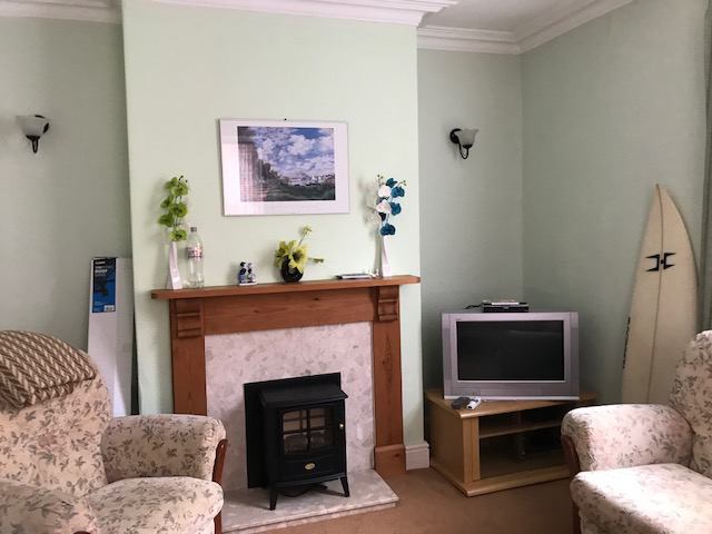 Photo 1: Sitting room