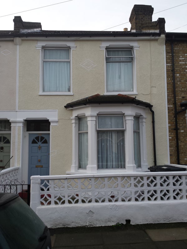 'Double Room (Catford Centre) ' Room to Rent from SpareRoom