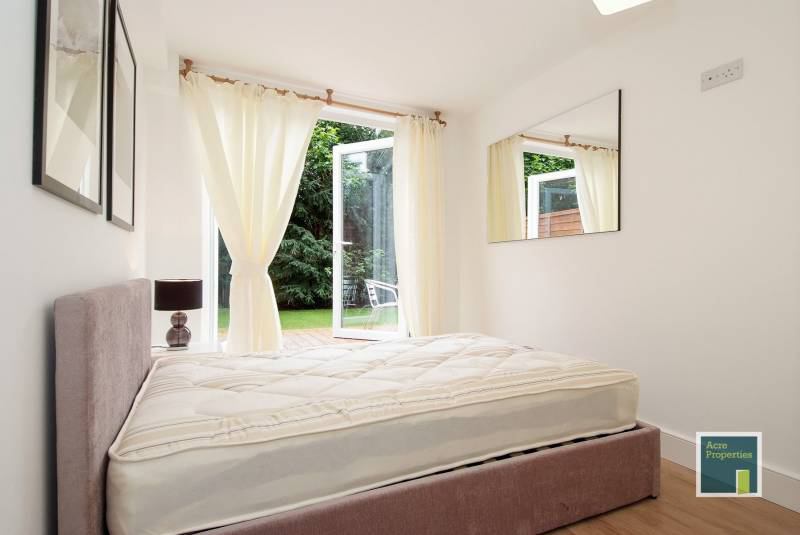 Photo 1: Bedroom 1 £930PCM - available 30/09/2025