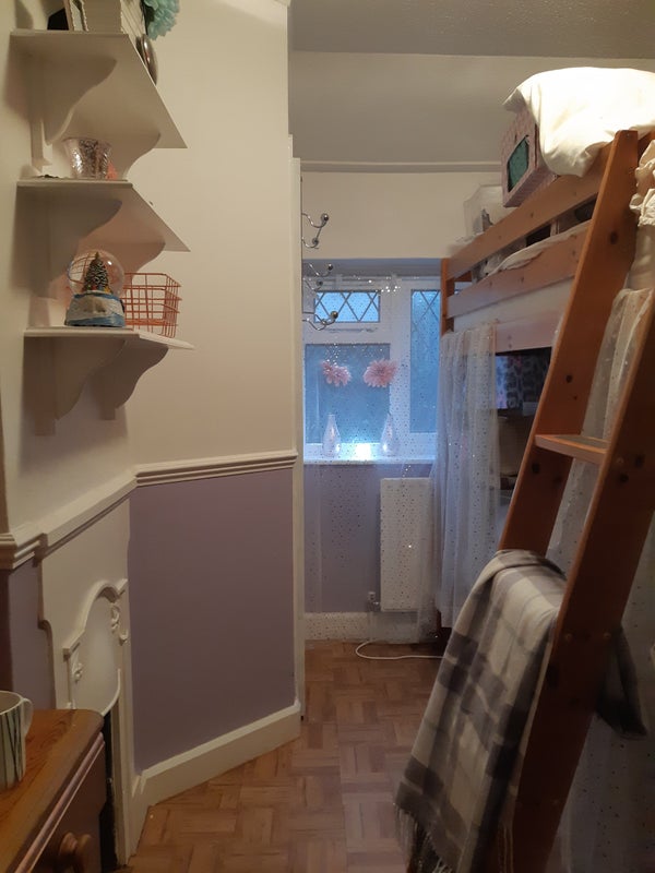 'I have a 3 bed house camberley town 5 min ' Room to Rent from SpareRoom