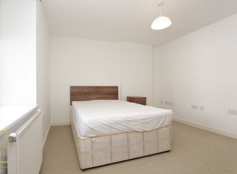 Photo 1: Single room 