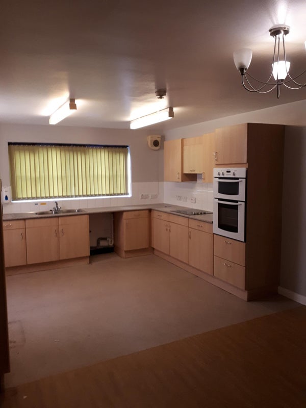 'Excellent Rooms Available In NewcastleUnderLyme' Room to Rent from