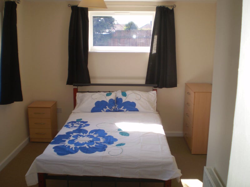 'Special Offer!!! Single Room In Birstall' Room to Rent from SpareRoom