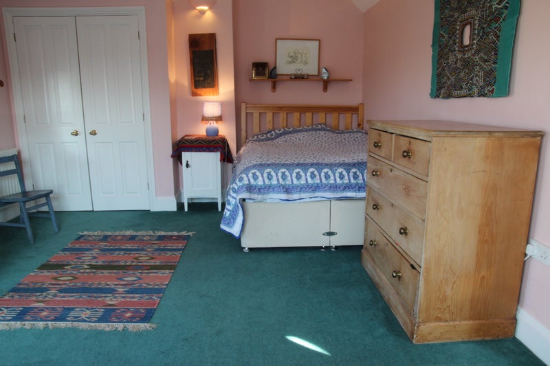 Photo 1: Room interior