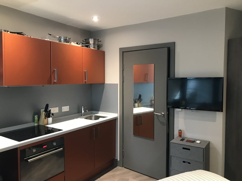 'All Inclusive STUDIO in Central Bristol for Summer' Room to Rent from