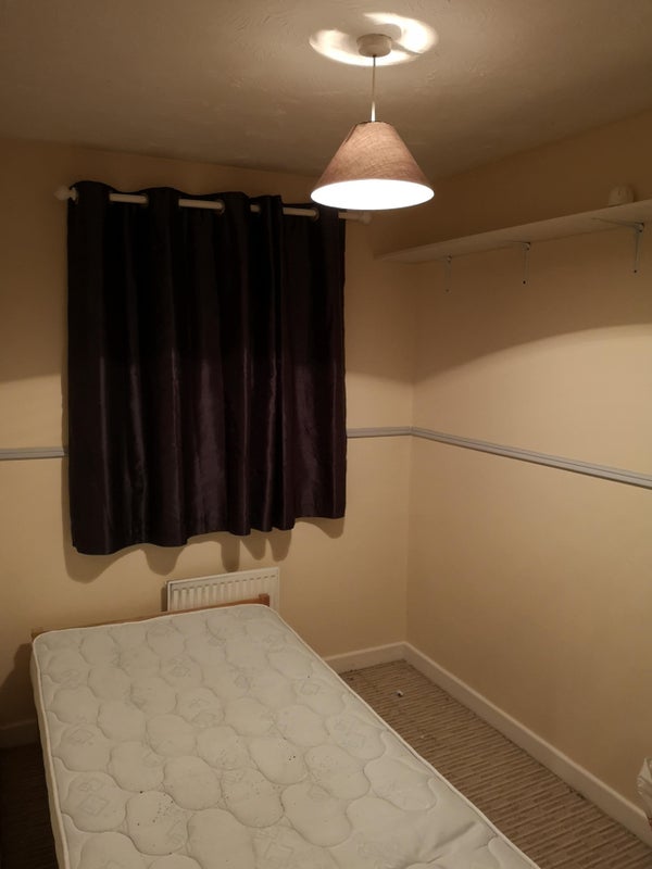 'Single Room in Earls Barton available now' Room to Rent from SpareRoom