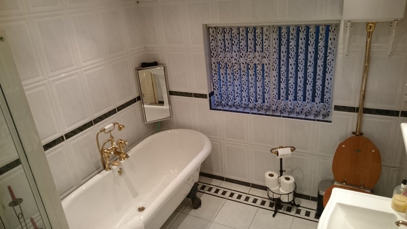 Photo 1: bathroom 