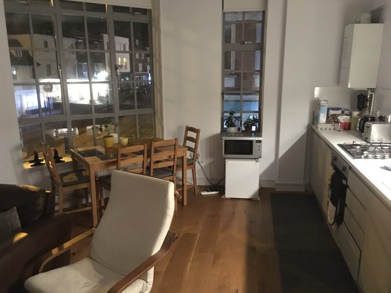 'Modern, bright and convenient room in Tonbridge' Room to Rent from