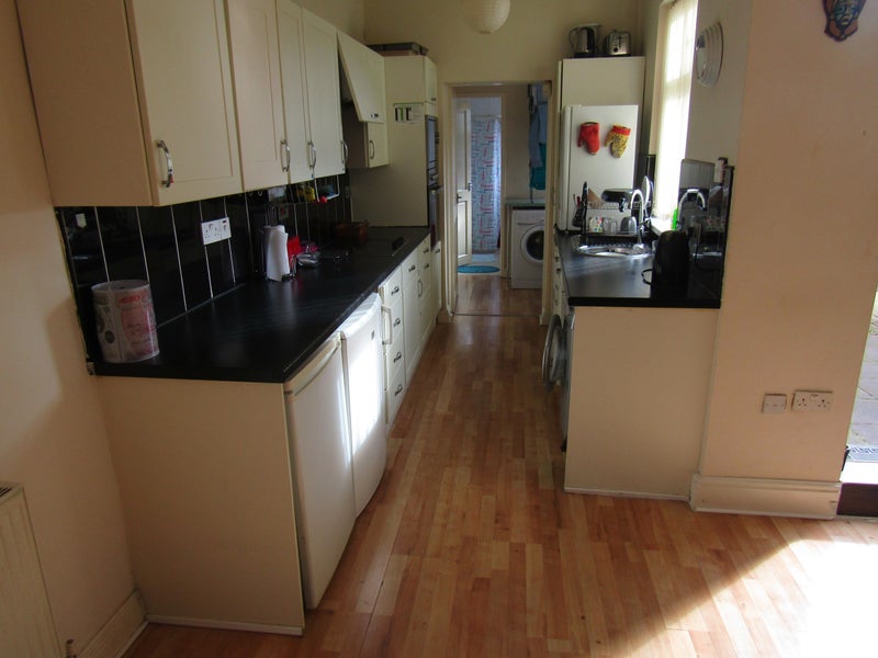 'Great House Share in Castleford!' Room to Rent from SpareRoom